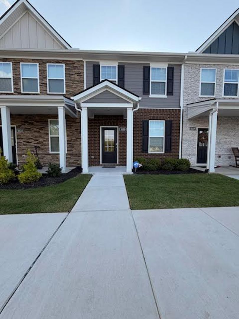 Lebanon House: 1030 Keyes Place