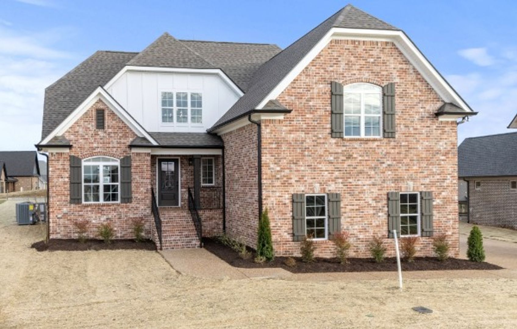 Lebanon House: 1113 Joe Martin Ln