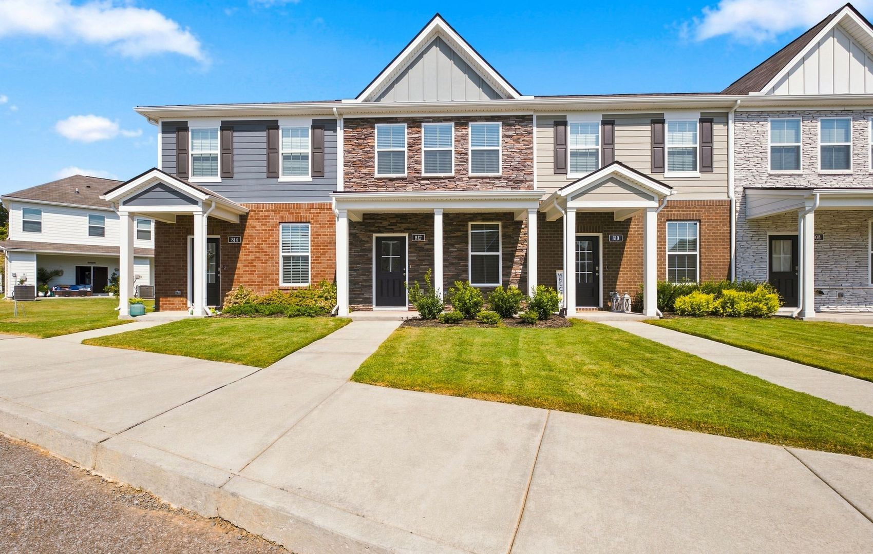 Lebanon House: 812 Quinn Dr