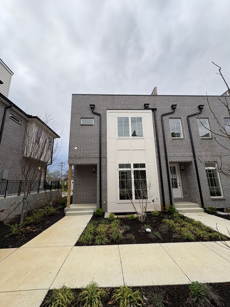 Lebanon Apartment: 310 Cedar St.