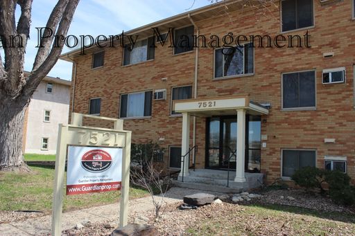 Richfield Top Floor, Heat Paid, Free Parking, Free WiFi Hot Spot, Dog/Smoke Free Building – photo 1