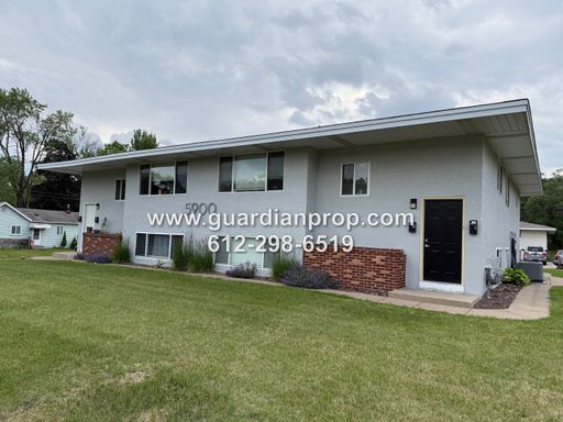 Fully Updated Lower Unit in 4Plex Available Now, High End Kitchen, In Unit Laundry, Parking – photo 1