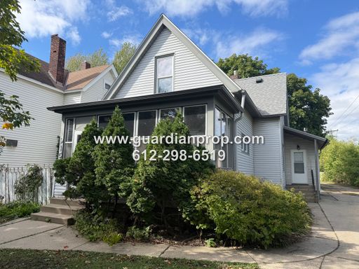 Large House in Hamline Midway Available Now, New Carpet/Flooring, Sunroom w/Fireplace – photo 1