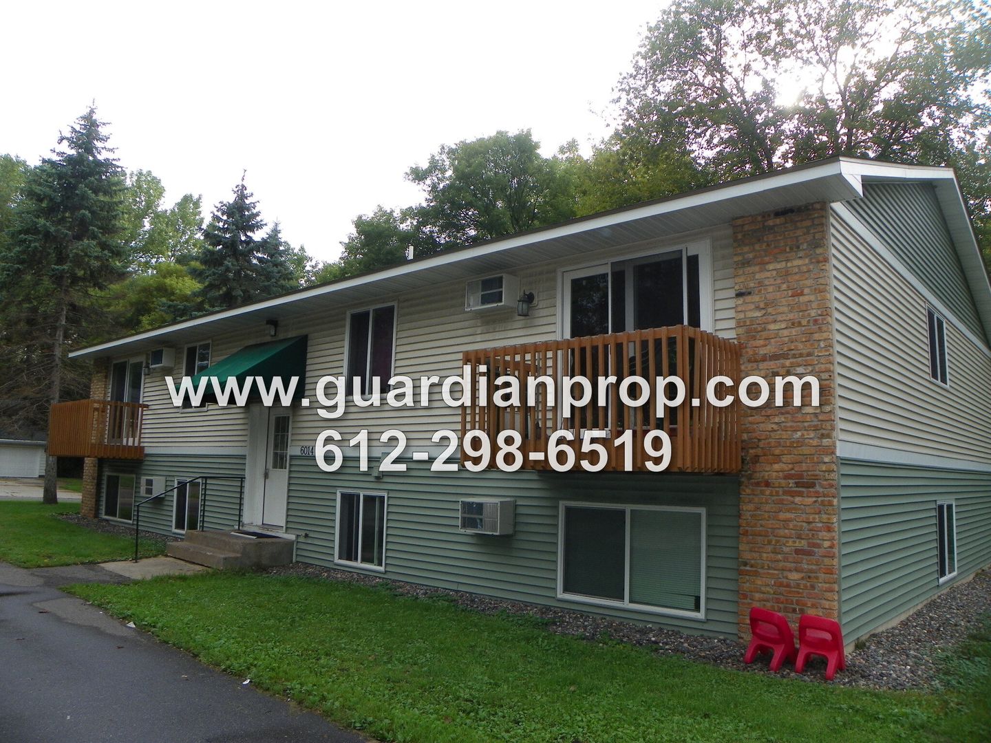 Oakdale Apartment: 6014 9th St N