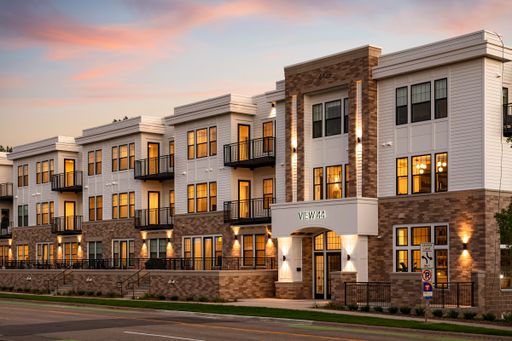 Top Floor Penthouse, 2 Balconies and Fireplace, Available Sept 1st – photo 1