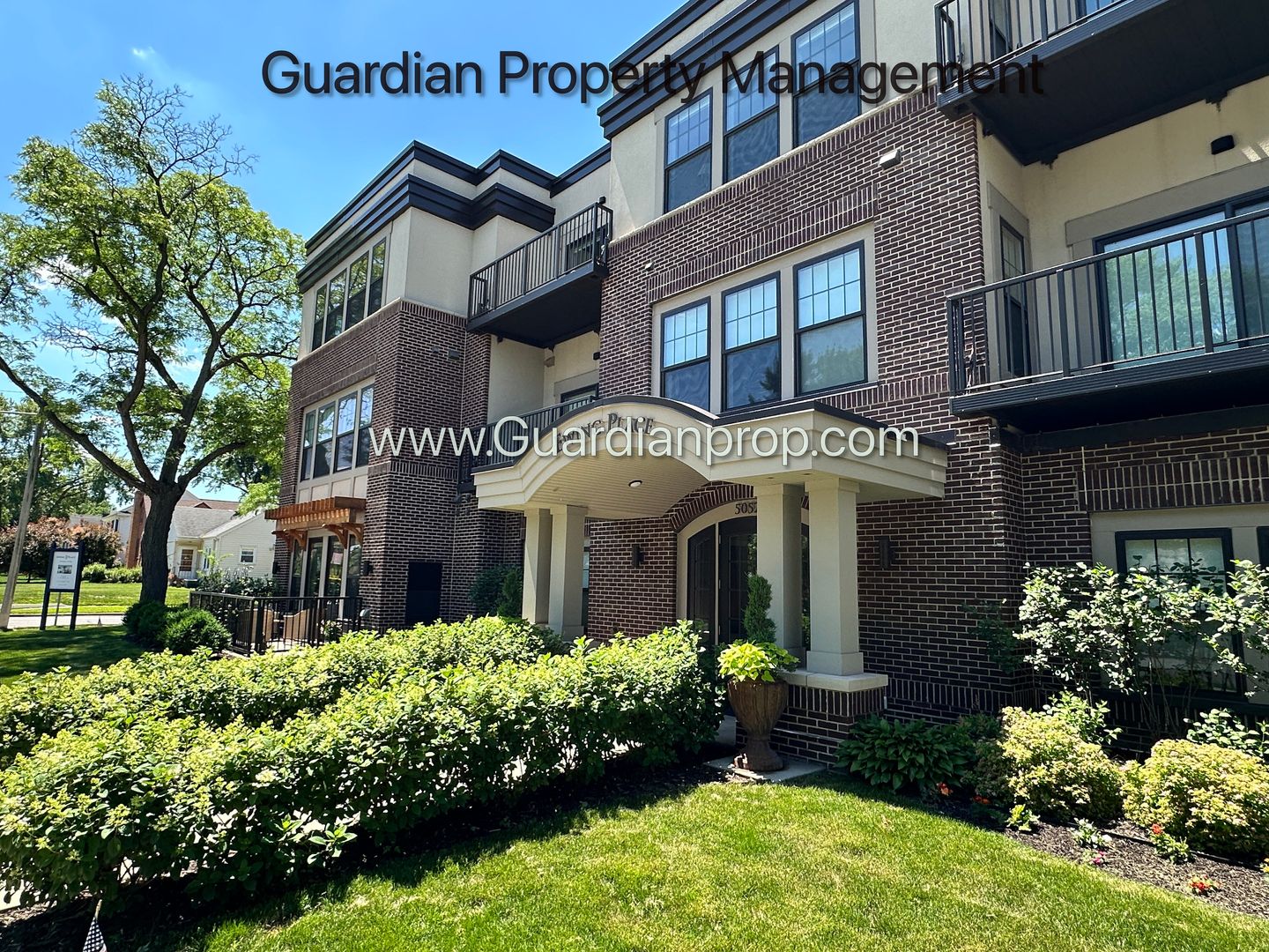 Minneapolis Apartment: 5052 Ewing Ave S