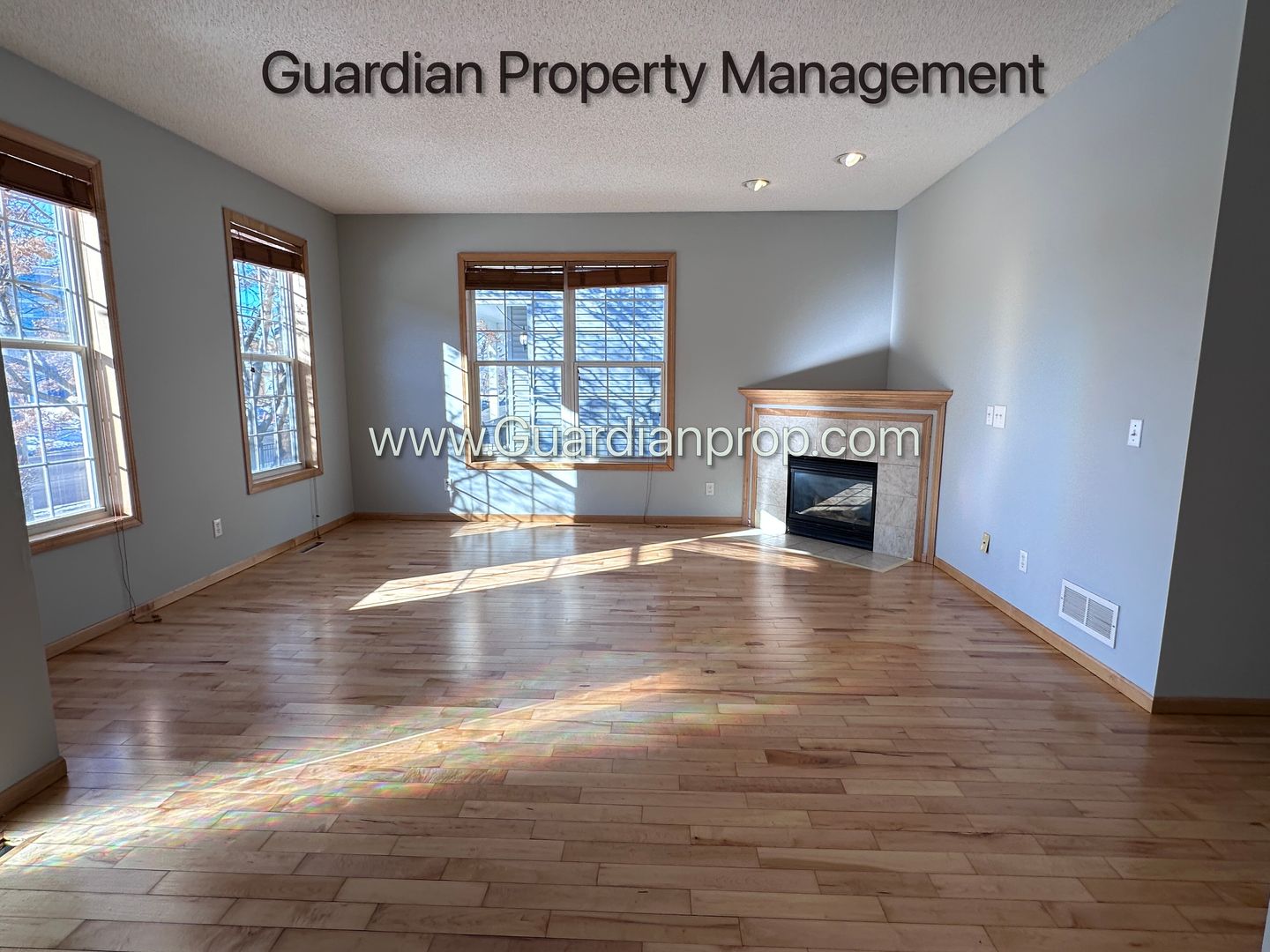 Hopkins House: 523 2nd St NE