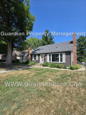 St Louis Park Single Family Home, 2 Car Garage, Fenced Yard, Hardwood floors, available 10/1 – photo 1