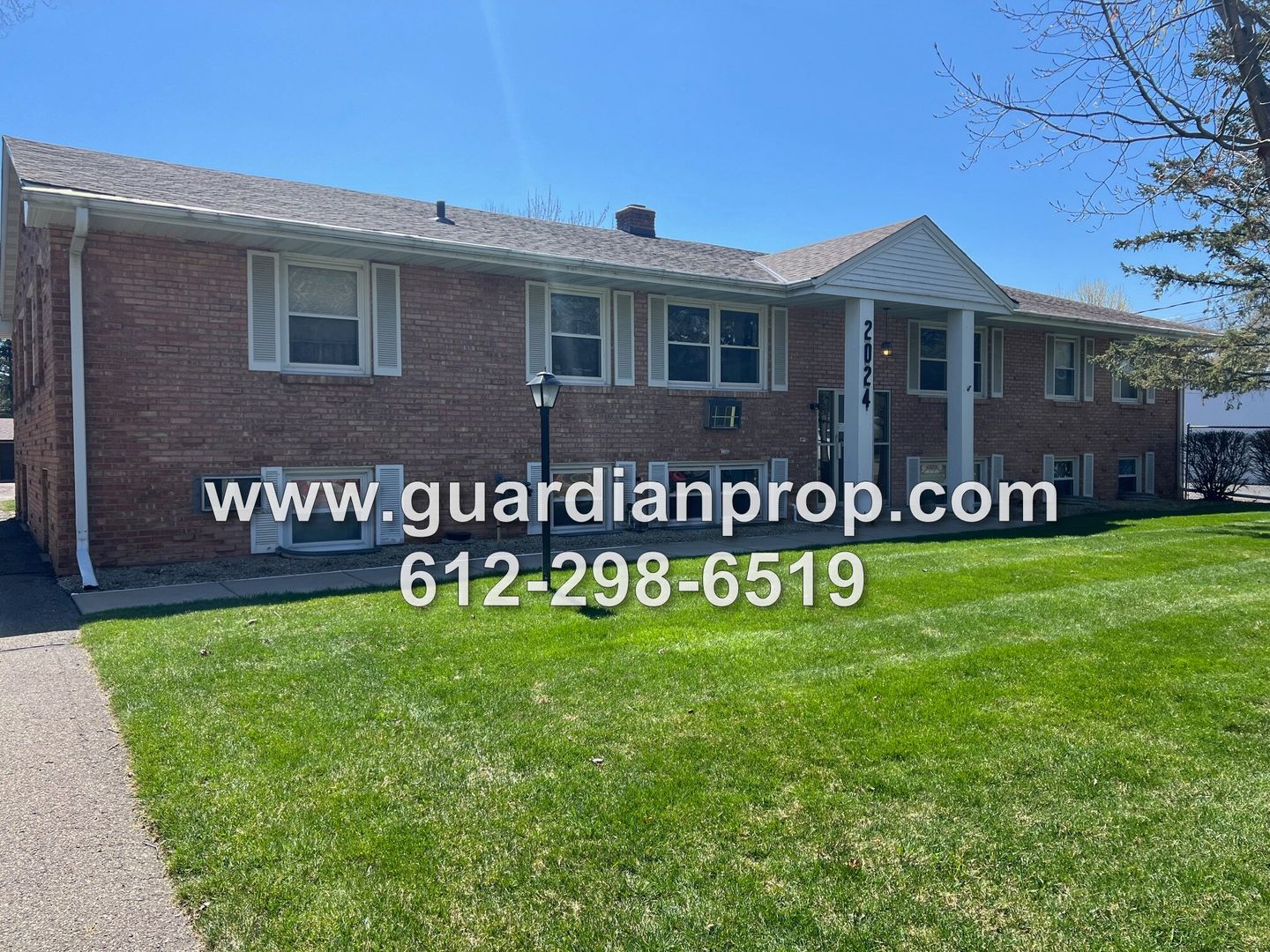 White Bear Lake Apartment: 2024 E County Rd F