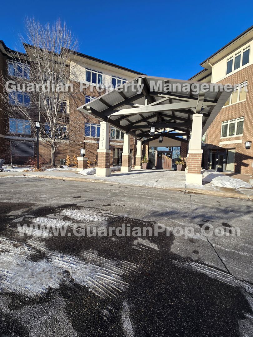 St Louis Park Condo: 3251 Louisiana Ave S, #224