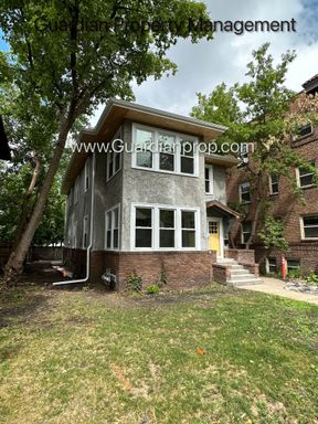 Renovated Upper Level Uptown Duplex, 2 Parking Spaces, AC, Private Laundry, Avail Anytime September – photo 1