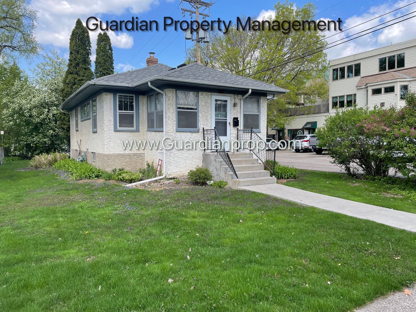 Minneapolis House: 925 19th Ave SE