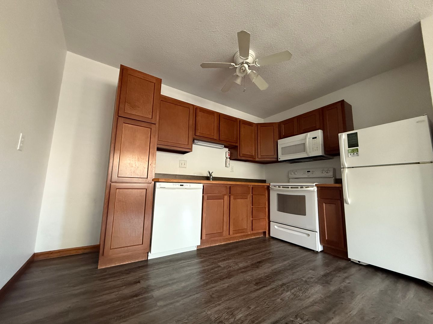 Maryville Apartment: 1135-1145.5 N College Dr