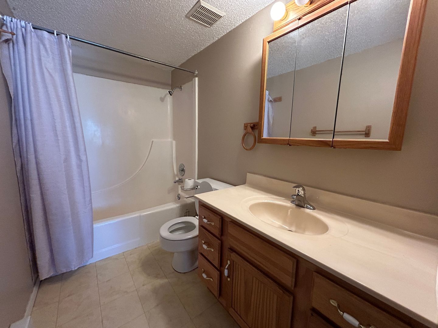 Maryville Apartment: 912 N Walnut St