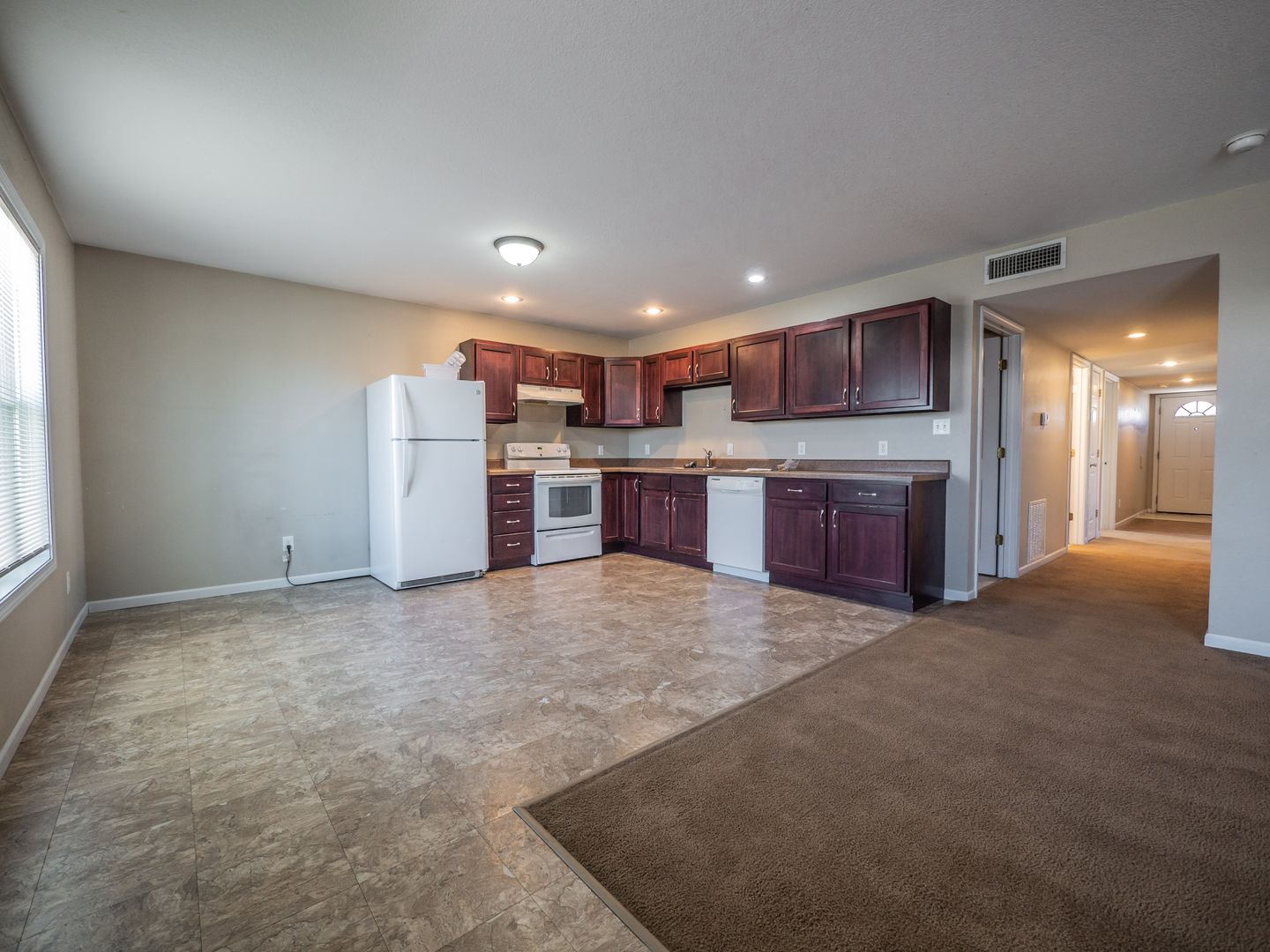 Maryville Apartment: 212-214 E 1st St