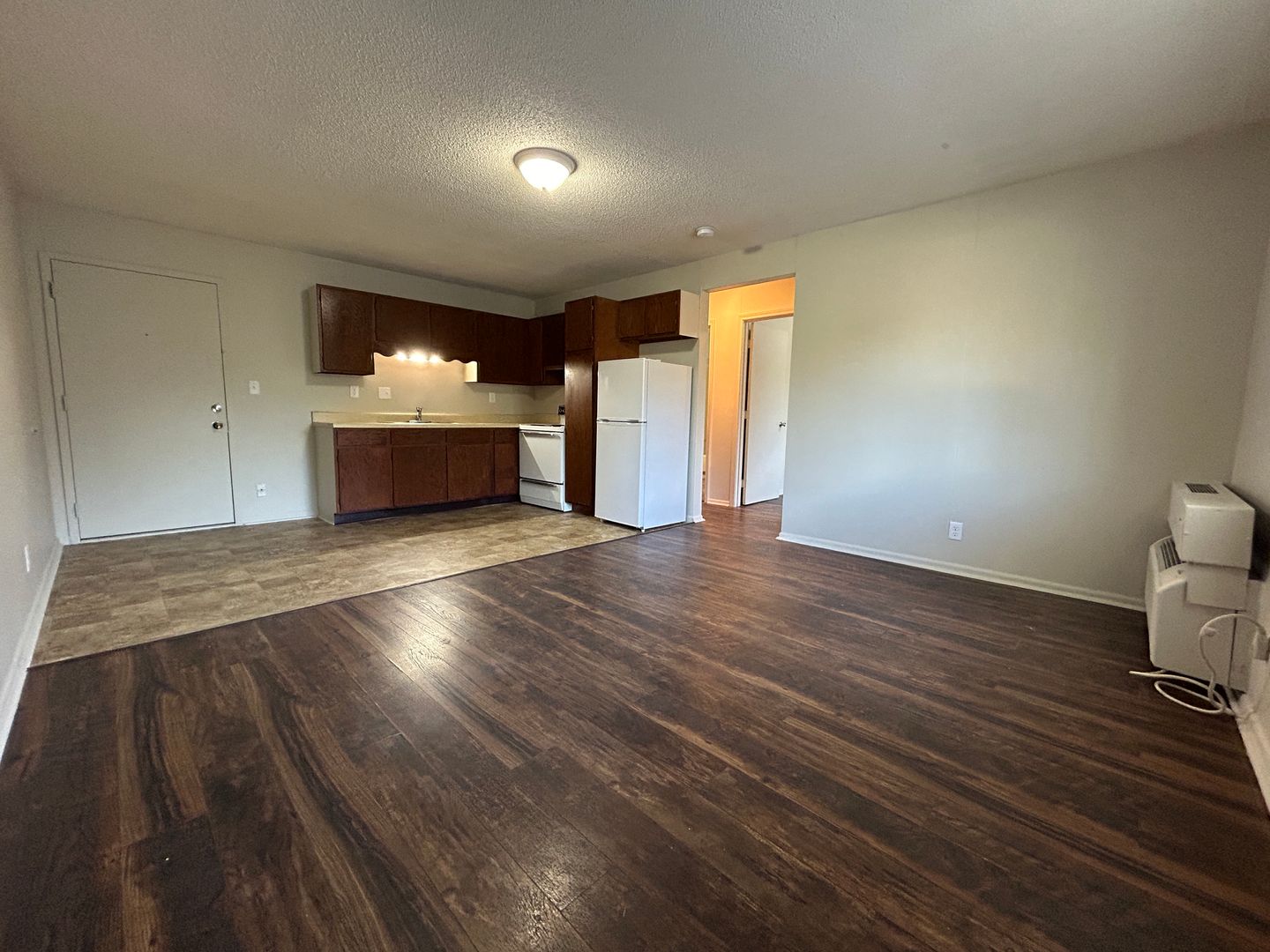 1 Bedroom, 1 Bath Apartment at the Brookside Apartments!