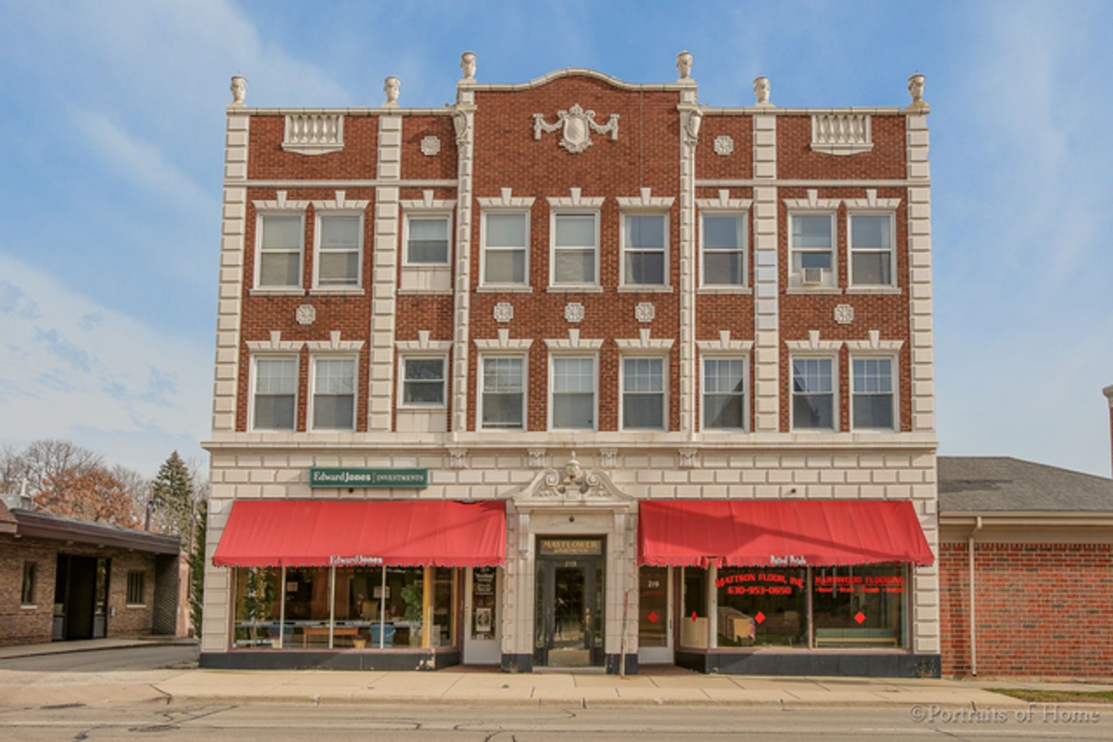 Lombard Apartment: 219 South Main Street