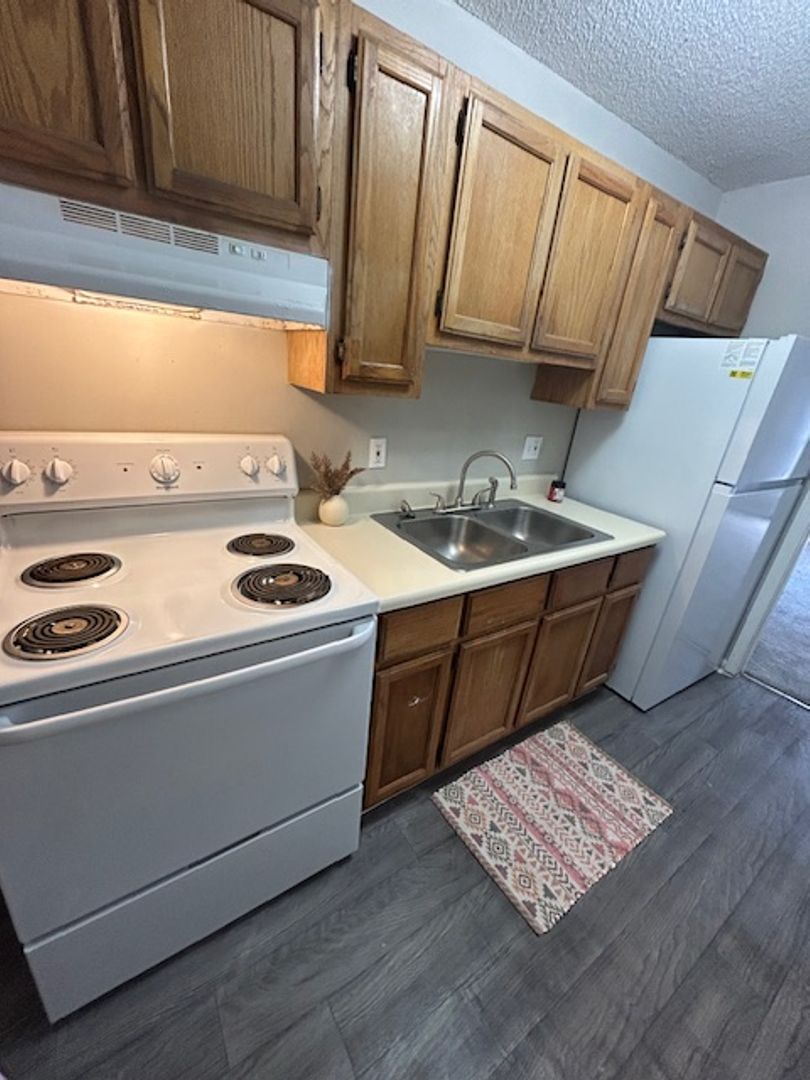 Calhoun Apartment: 258 Forrest Ave & 100 Hunt Drive