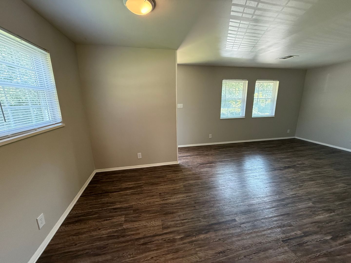 Evansville Apartment: 4601 Lakeside Dr.