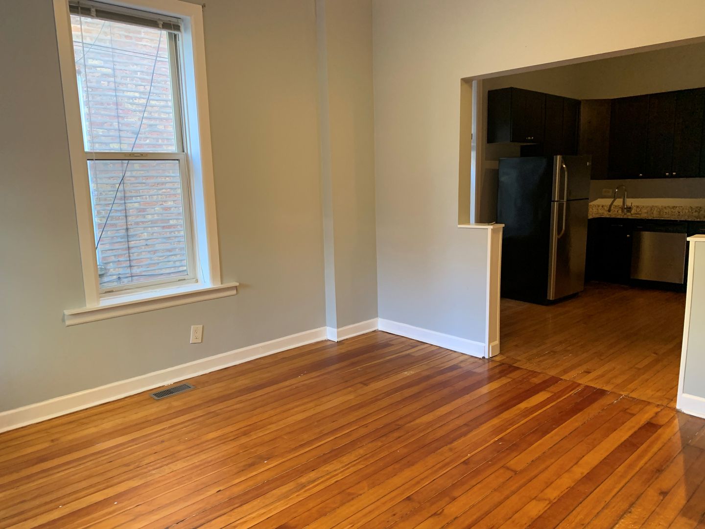 Chicago Apartment: 843 North Winchester Avenue