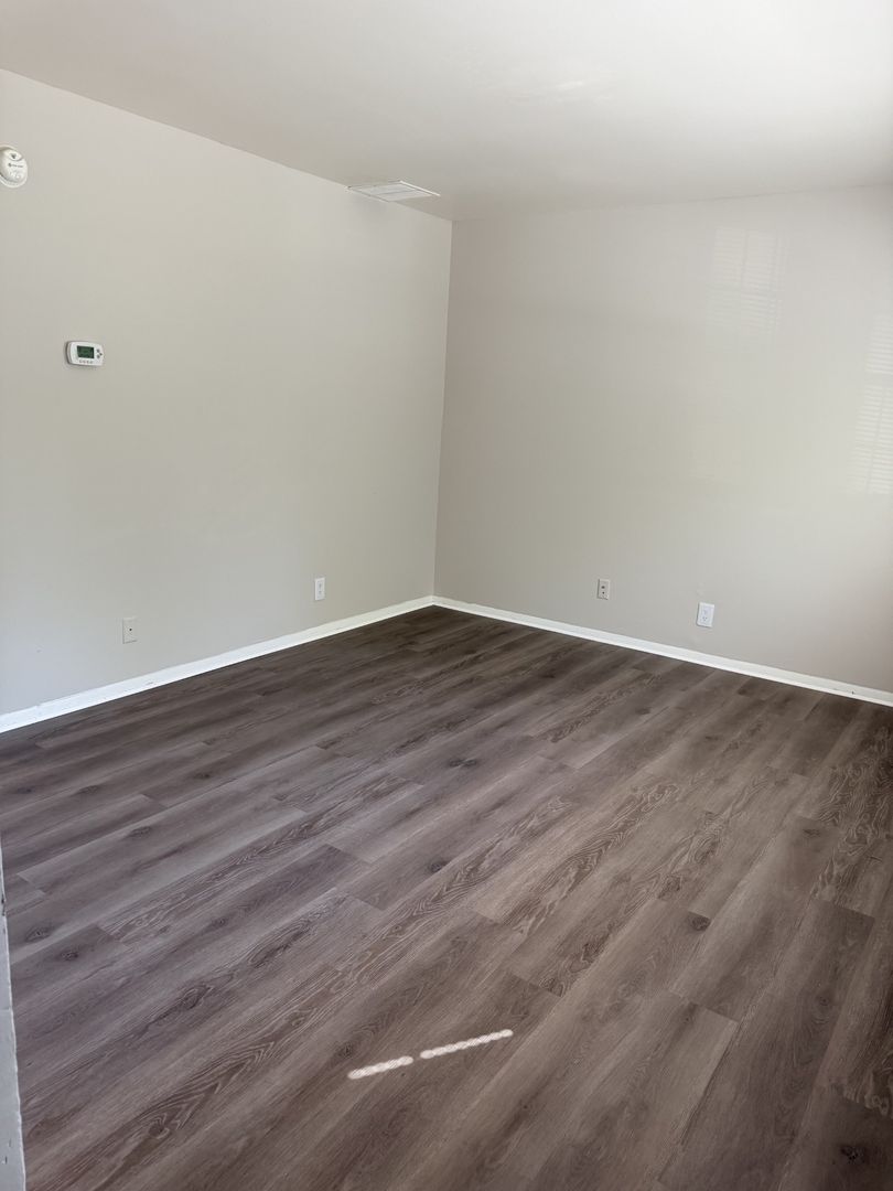 Evansville Apartment: 4905 Lakeside Dr.