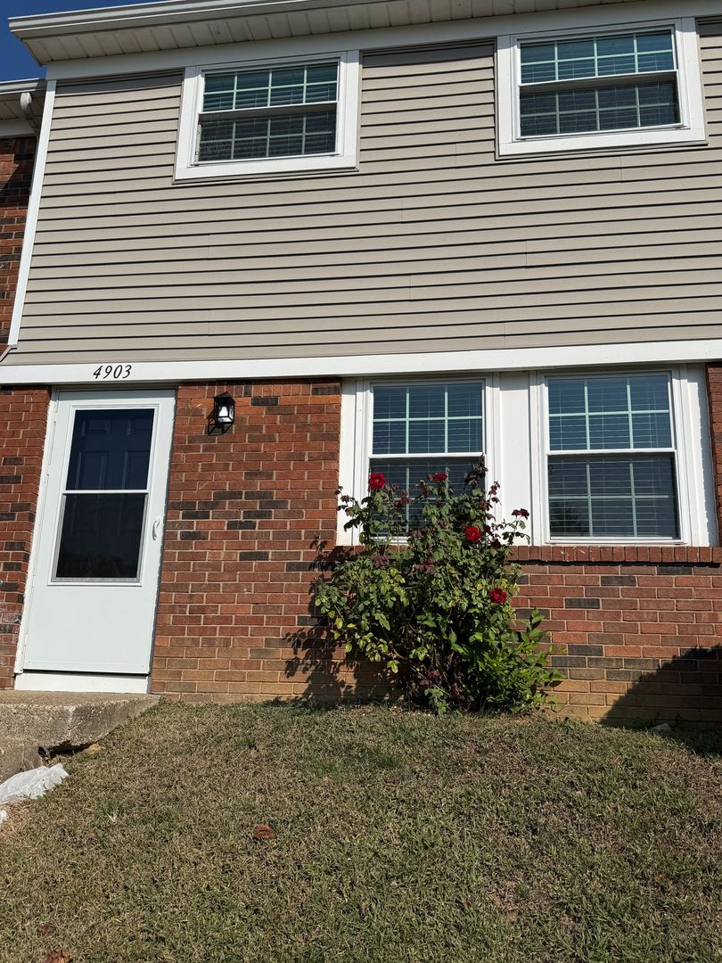 Spacious 3 Bedroom Townhome | Updated Kitchen | Pet Friendly