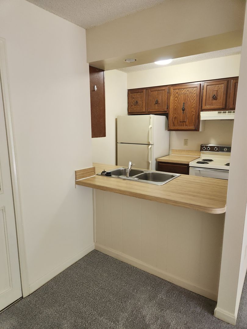 Evansville Apartment: 5001 Lakeside Court