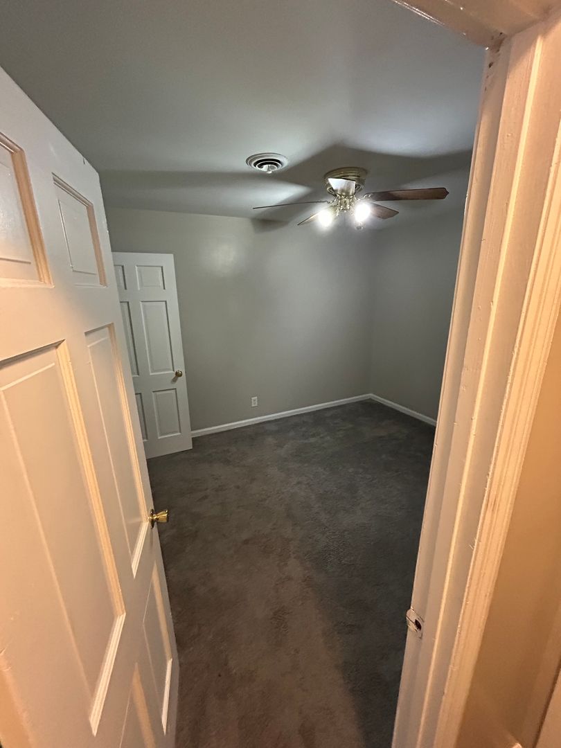 Calhoun Apartment: 258 Forrest Ave & 100 Hunt Drive