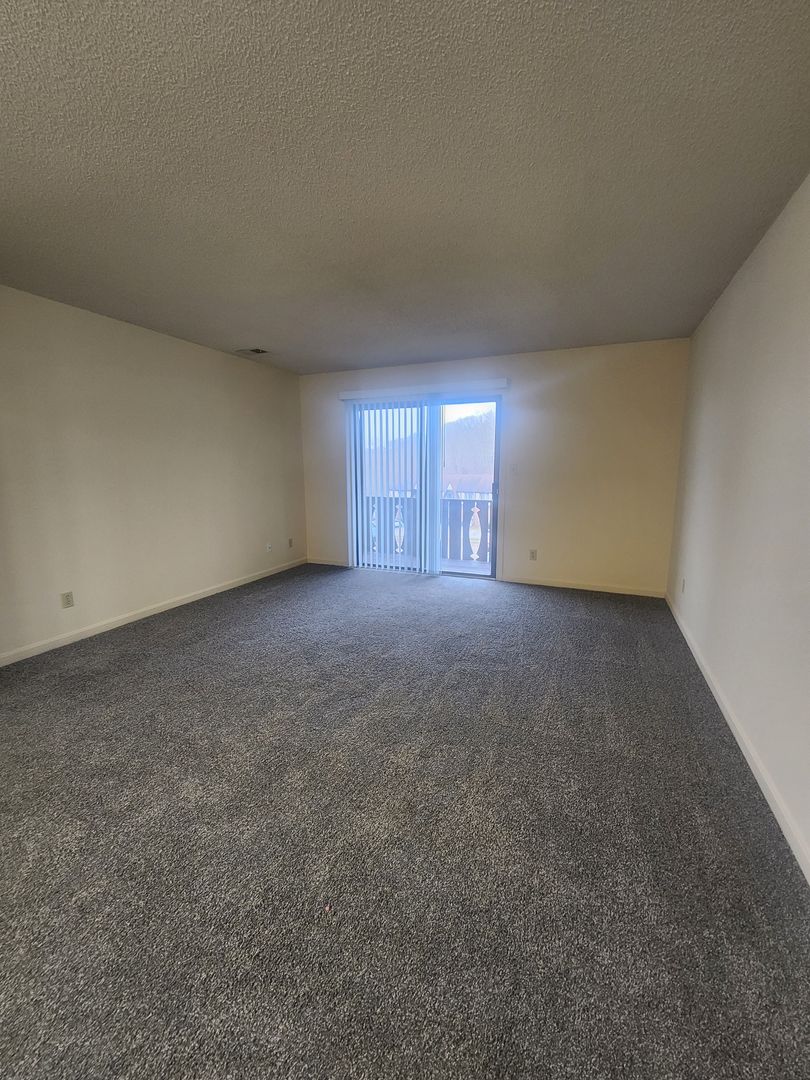 Evansville Apartment: 5001 Lakeside Court