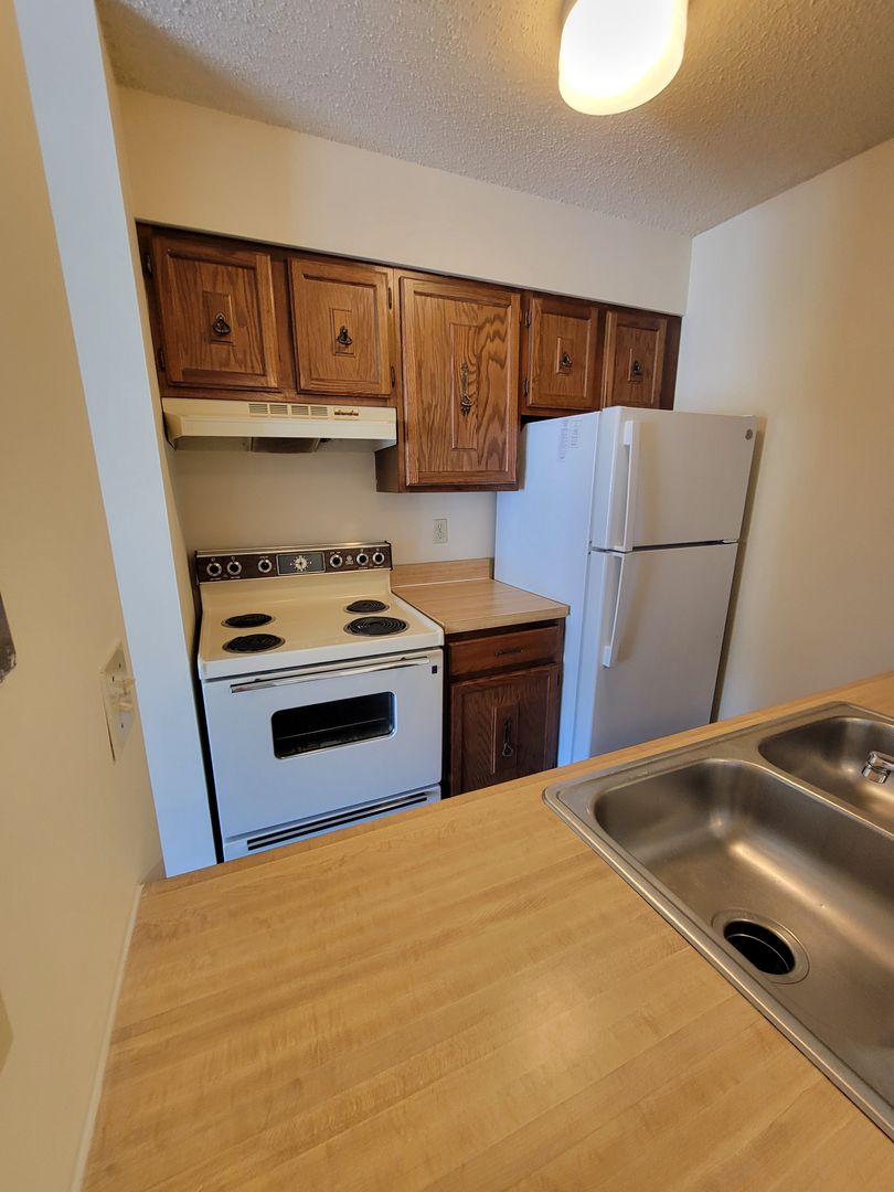 Evansville Apartment: 5001 Lakeside Court