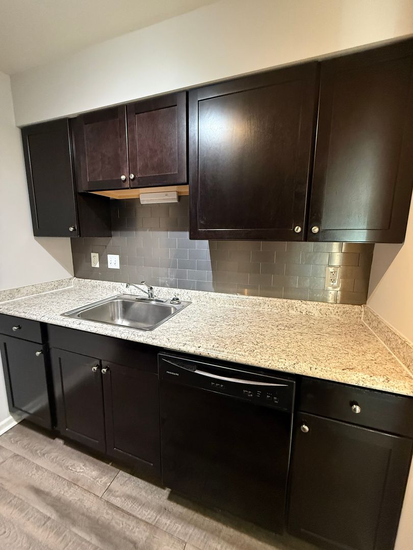 Evansville Apartment: 360 South Rosenberger Avenue