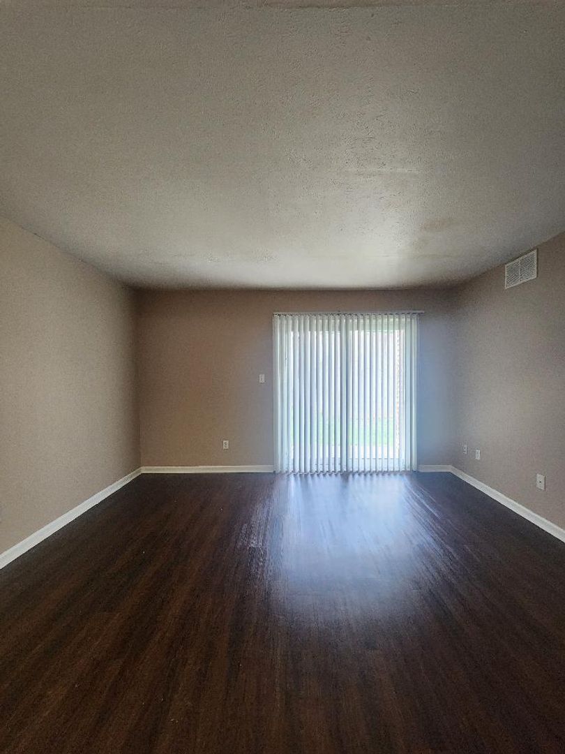 Evansville Apartment: 360 South Rosenberger Avenue