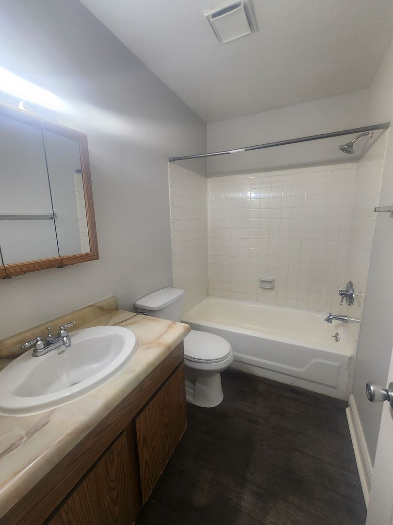 Evansville Apartment: 360 South Rosenberger Avenue