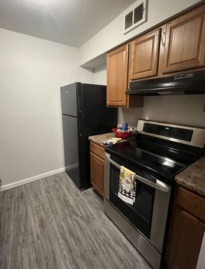 Updated 2-bedroom Apartment with a Patio! – photo 1