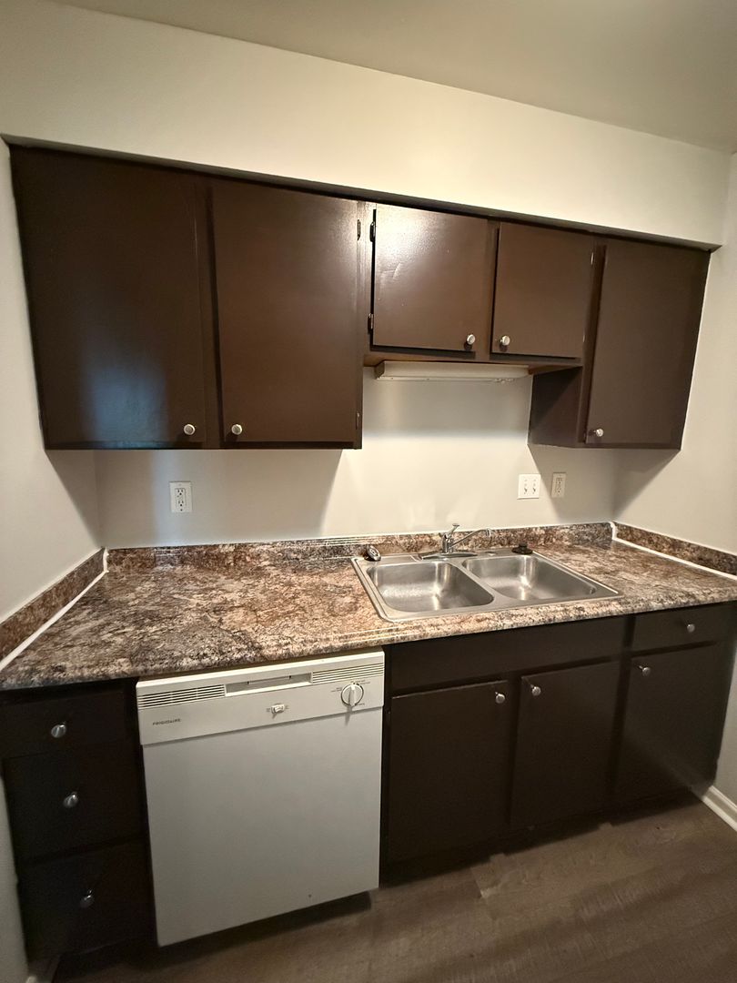 Evansville Apartment: 360 South Rosenberger Avenue