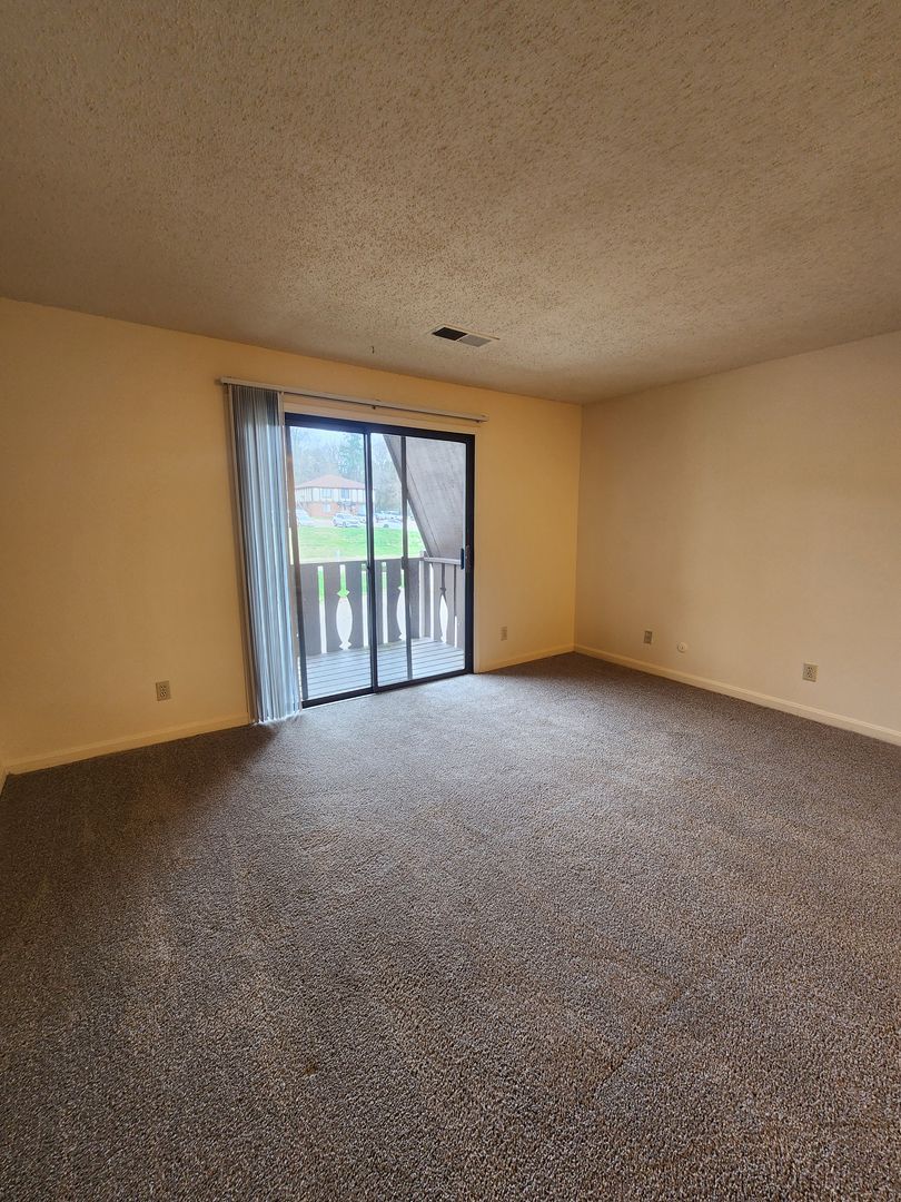 Evansville Apartment: 5001 Lakeside Court