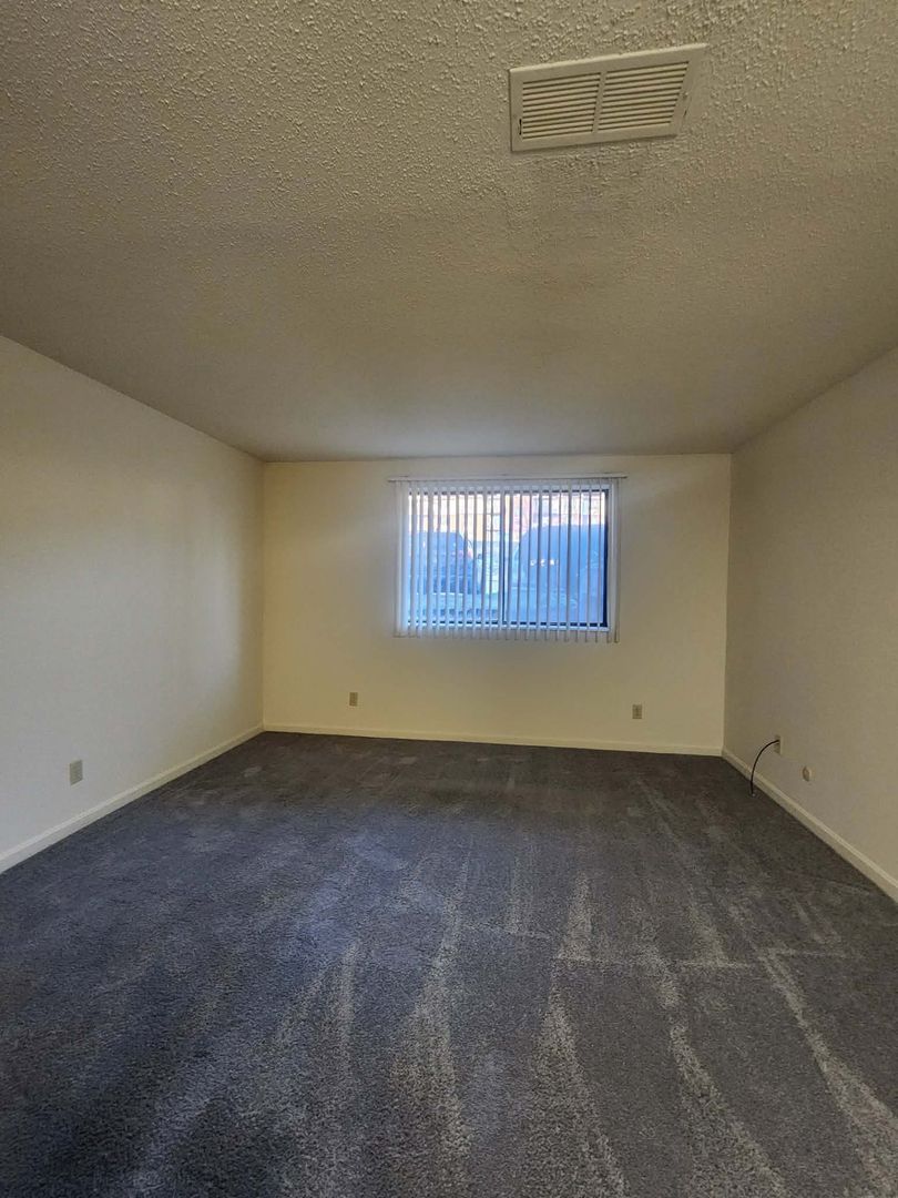 Evansville Apartment: 5001 Lakeside Court