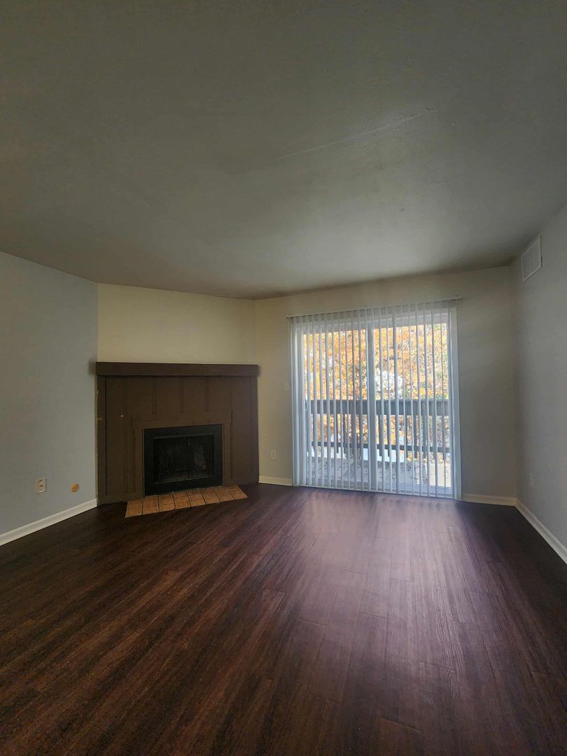 Evansville Apartment: 360 South Rosenberger Avenue