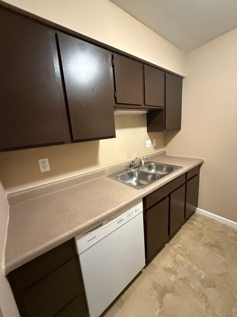 Evansville Apartment: 360 South Rosenberger Avenue