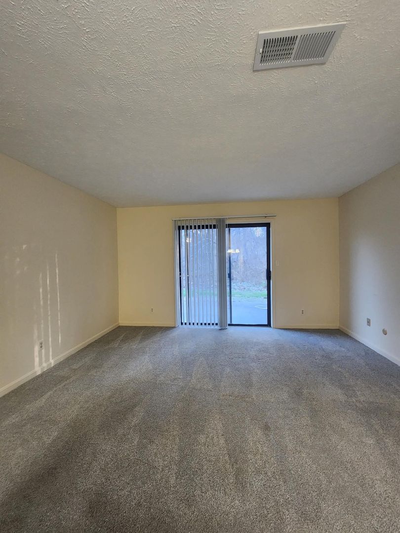 Evansville Apartment: 5001 Lakeside Court