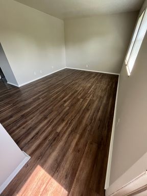 Updated One Bedroom Bungalow - Washer/Dryer Included! – photo 1