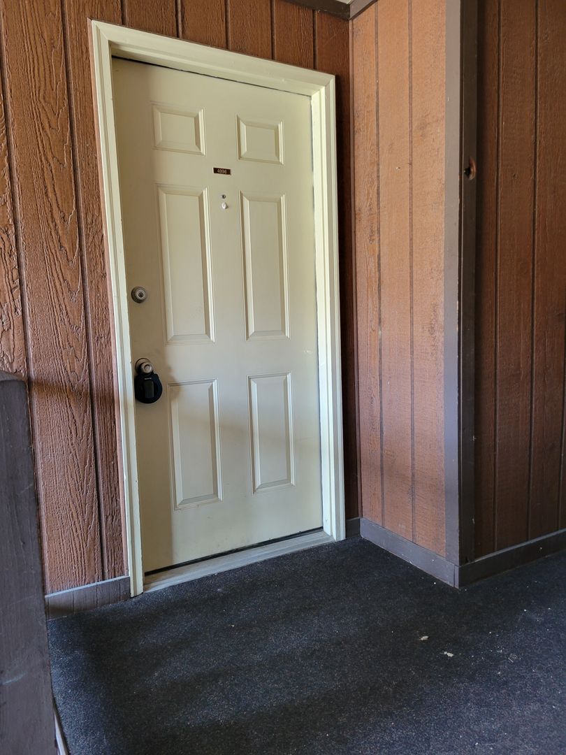 Evansville Apartment: 5001 Lakeside Court