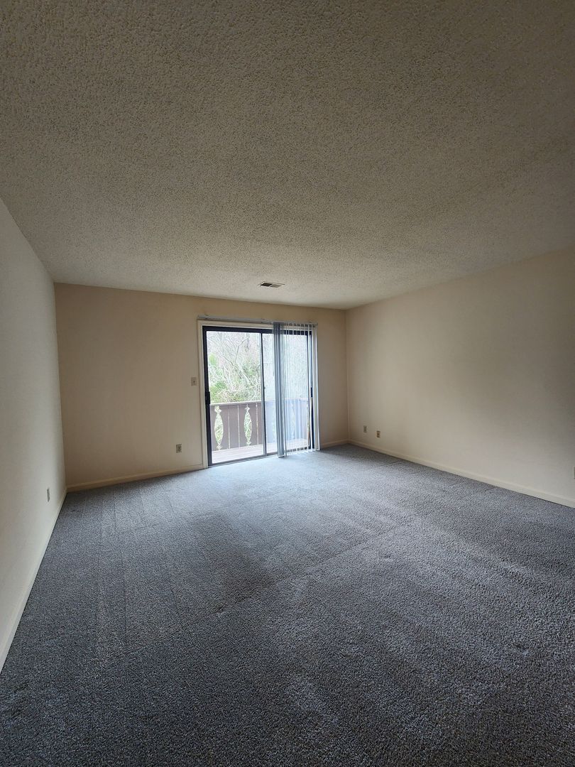 Evansville Apartment: 5001 Lakeside Court