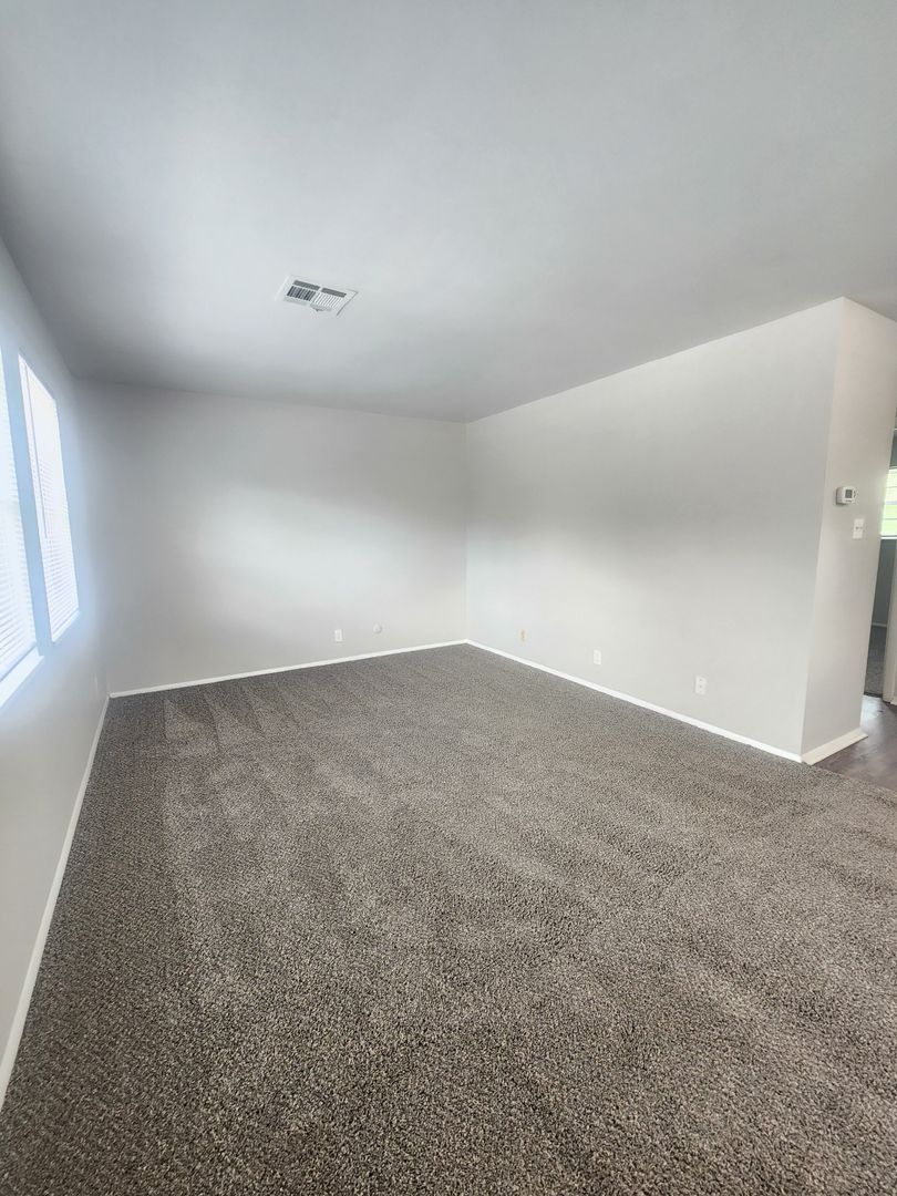 Evansville Apartment: 4701 Lakeside Dr.