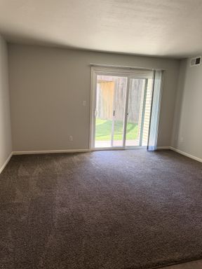 1 Bedroom Apartment with Patio! – photo 1