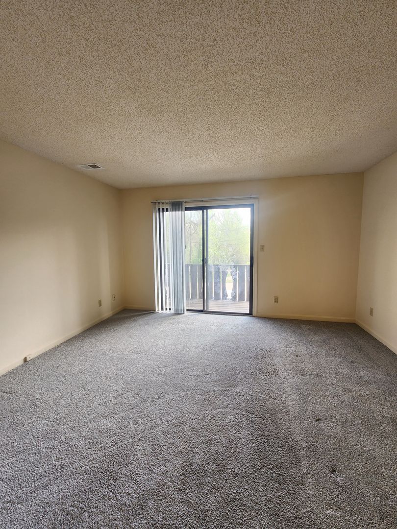 Evansville Apartment: 5001 Lakeside Court