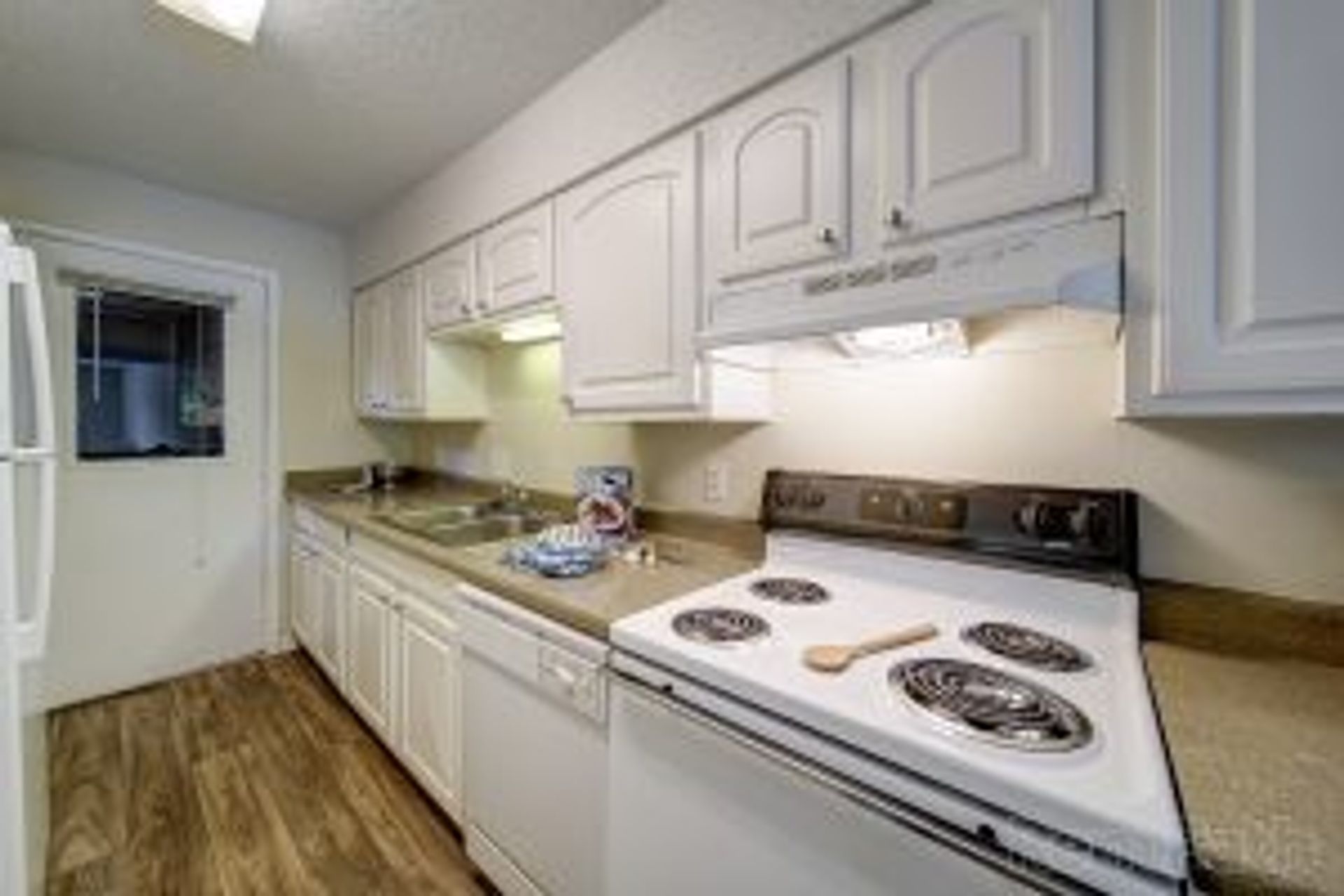 Columbia Apartment: 1000 Watermark PL