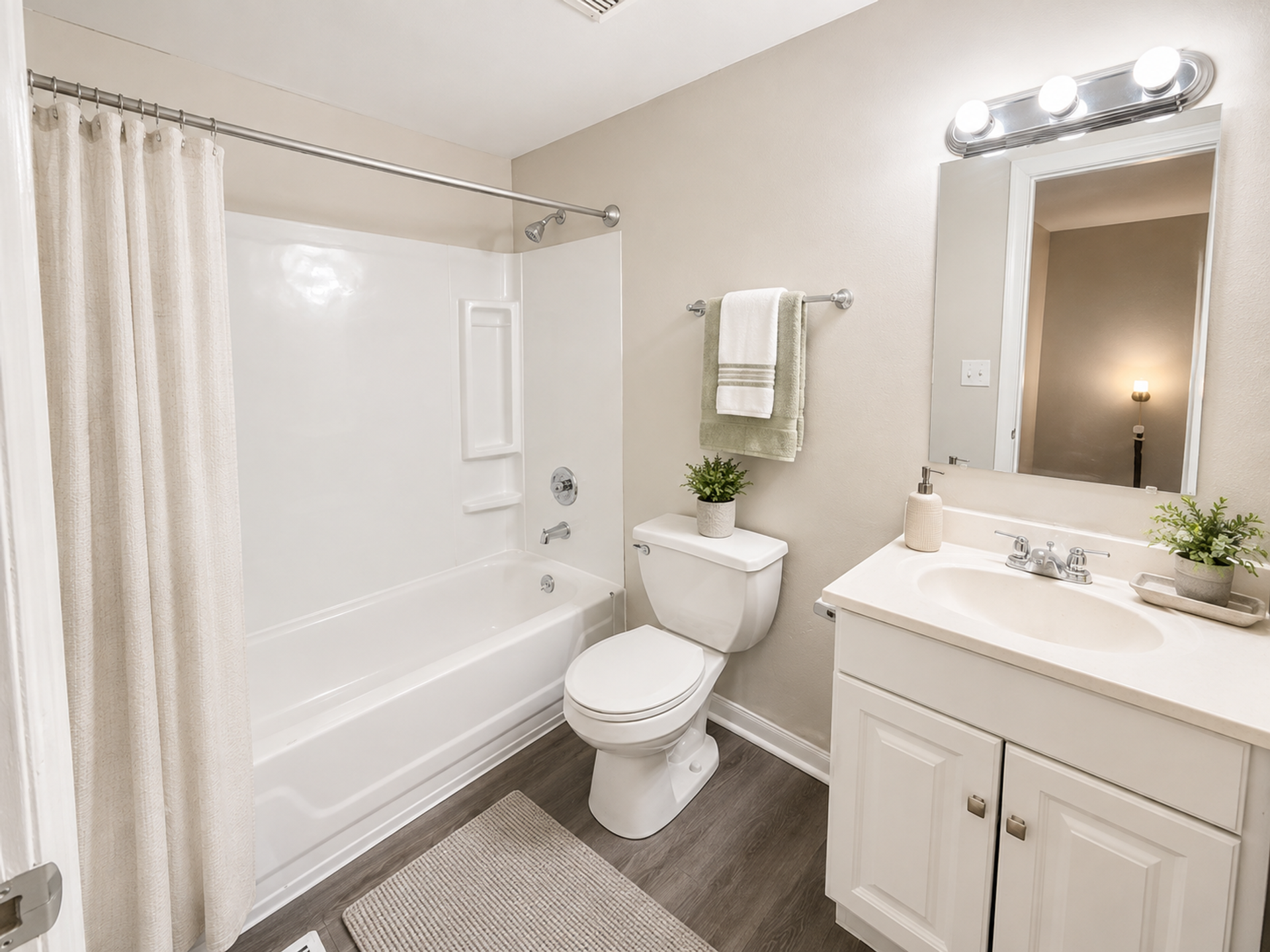 Evansville Apartment: 5001 Lakeside Court