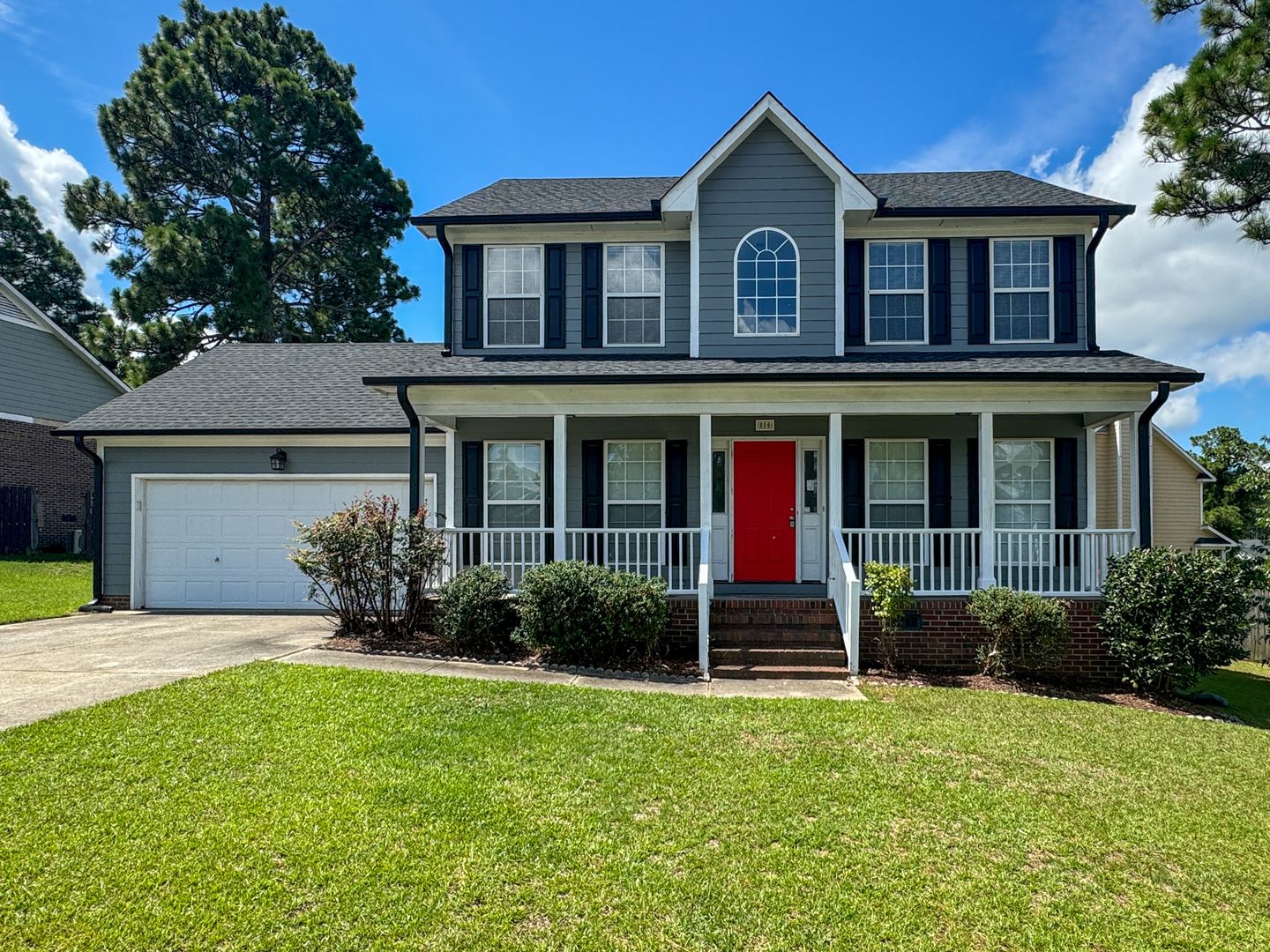 Hope Mills House: 800 Connaly Drive