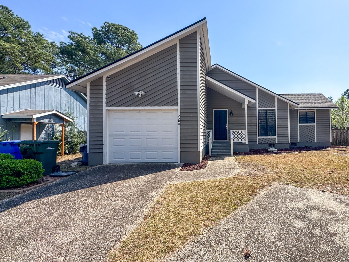 Fayetteville House: 5508 Deep Hollow Court